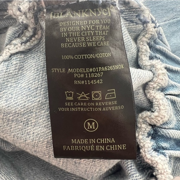 Blank NYC Cropped Demin Trucker Jacket Elastic Waist  M - Picture 8 of 10